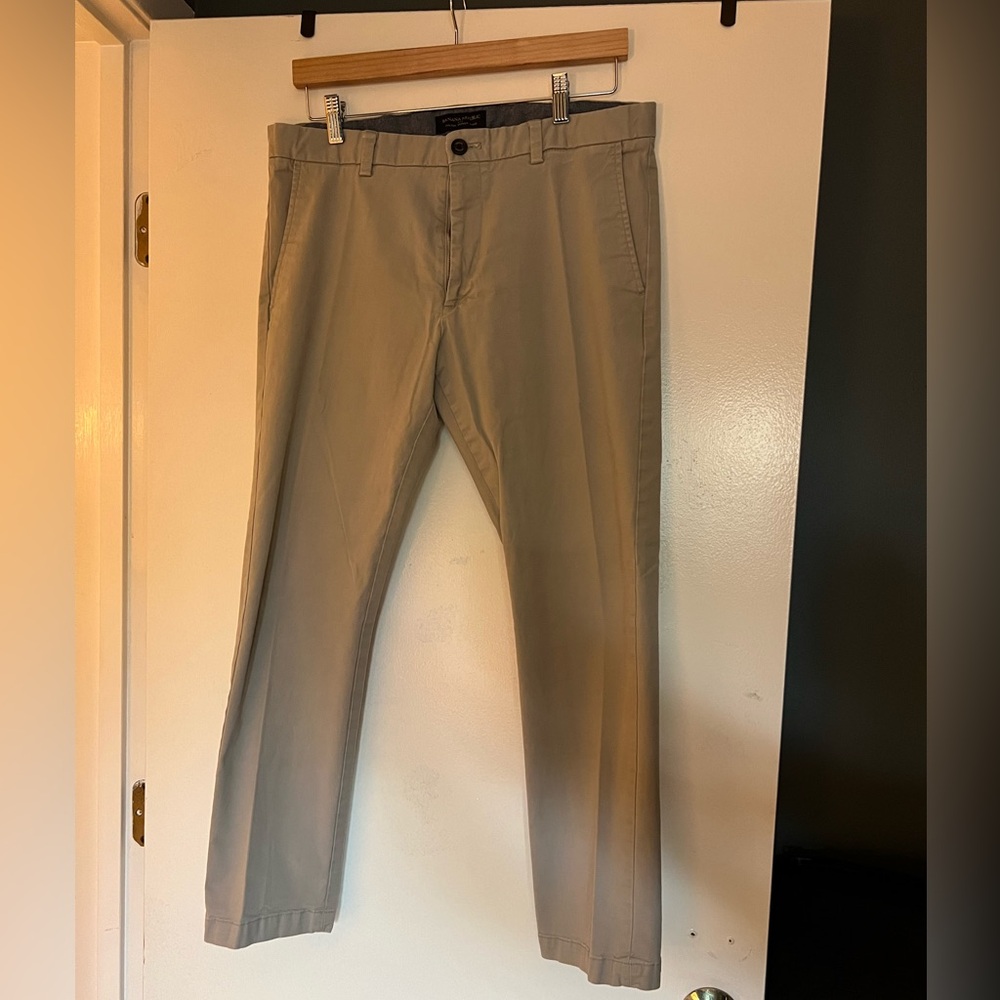 Banana Republic Men’s Khaki Fulton Skinny Chino Pants